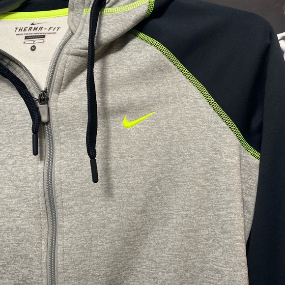 Sweatshirt - Picture 2 of 5